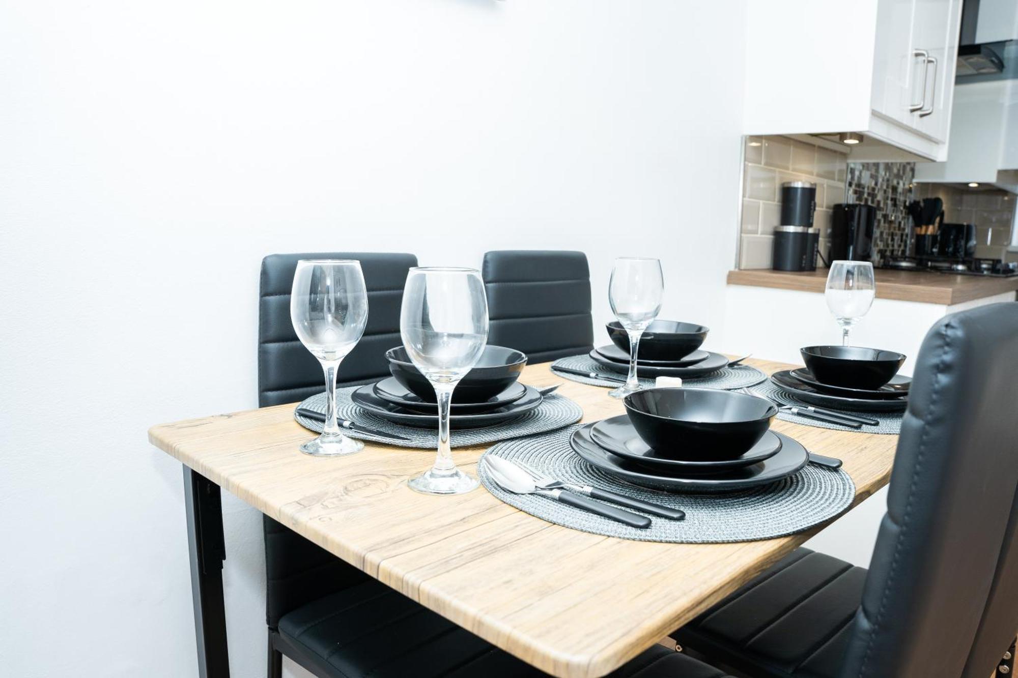 Villa Stylish 3 Bed House With Free Parking Leeds  Exterior foto